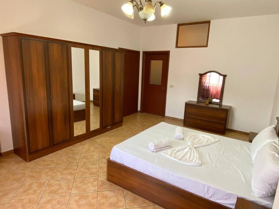 Roel Apartments Shkodra Center Buitenkant foto